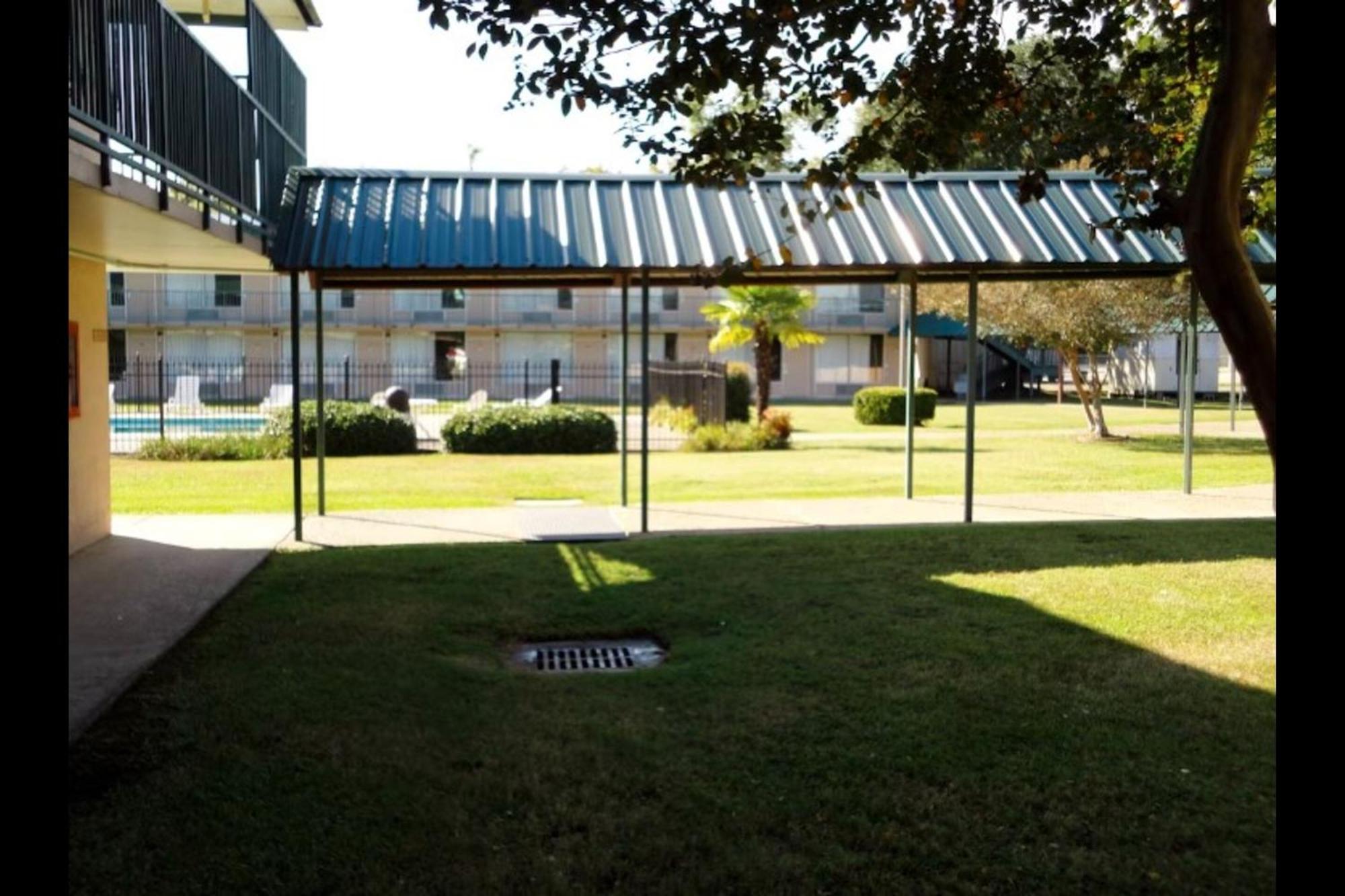 Oyo Hotel Audubon Baton Rouge Port Allen I-10 Exterior photo